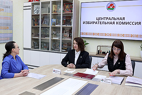 ЦВК прыняла дакументы для рэгістрацыі Ганны Канапацкай кандыдатам у Прэзідэнты Беларусі