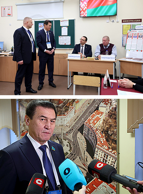 Міжнародныя наглядальнікі (Рэспубліка Казахстан) у час наведвання выбарчага ўчастка №61 г. Мінска