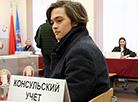 Міжнародныя наглядальнікі (Рэспубліка Узбекістан) у час наведвання выбарчага ўчастка №61 г. Мінска
