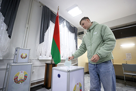 Падчас галасавання на выбарчым участку №14 Ленінскага раёна Гродна