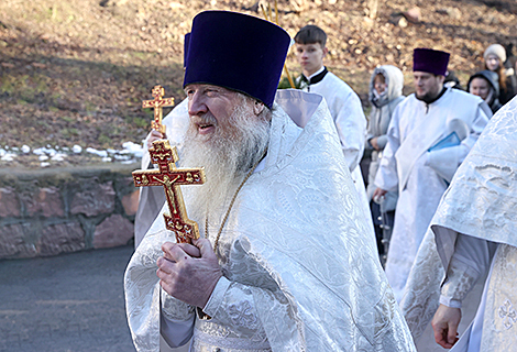 Крестный ход в соборе Святых Петра и Павла в Гомеле
