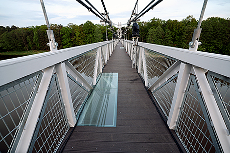 Suspension bridge over the Neman