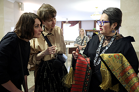 Workshop in wearing Namitka and Slutsk belts
