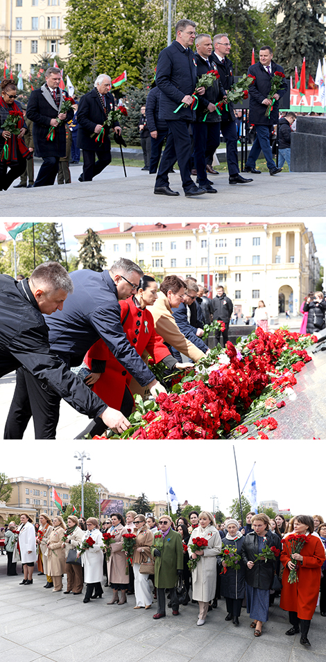 Flower ceremony on Victory Square in Minsk