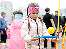 Minsk marks end-of-school year with children’s festival
