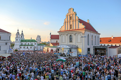 Джазавыя вечары каля мінскай ратушы