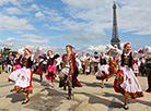 Belarus’ national anthem is performed in the center of Paris