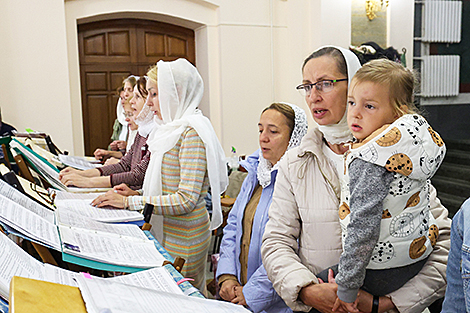 Святочная літургія у ніжнім храме Праабражэння Гасподняга Свята-Успенскага кафедральнага сабора Віцебска