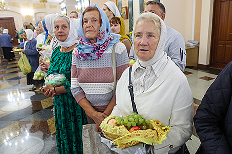 Асвячэнне яблыкаў у свята Праабражэння Гасподняга
