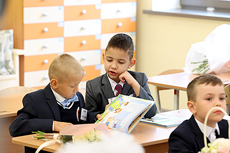 First-graders receive Belarus Is Our Motherland books