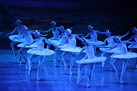 Swan Lake at Bolshoi Theater of Belarus 