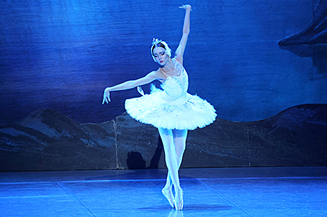 Swan Lake at Bolshoi Theater of Belarus 