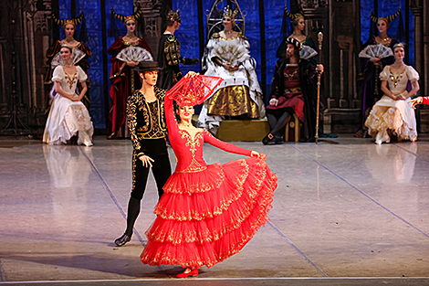 Swan Lake at Bolshoi Theater of Belarus 
