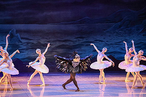 Swan Lake at Bolshoi Theater of Belarus 