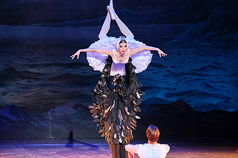 Swan Lake at Bolshoi Theater of Belarus 