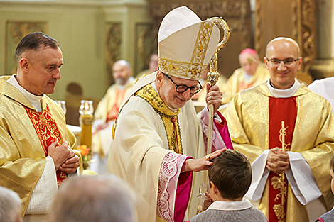 Спецпосланник Папы Римского кардинал Клаудио Гуджеротти возглавил литургию на торжестве по случаю 100-летия Пинской епархии