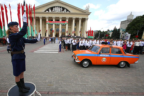 Belarus’ road police marked its 80th anniversary with an exhibition of road police cars of different years in Minsk downtown