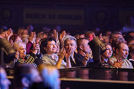 Oleg Gazmanov gave a solo concert at the 2025 Golden Hit Festival in Mogilev