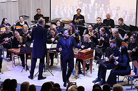 2025 Golden Hit Festival: a concert-lesson by Italian Singer Riccardo Foresi