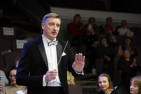 2025 Golden Hit Festival: a concert-lesson by Italian singer Riccardo Foresi