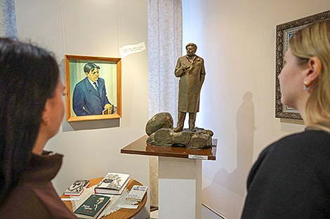 An exhibition commemorating the 95th anniversary of Vladimir Korotkevich's birth at the Orsha museum