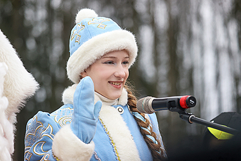 Возвращение Снегурочки в поместье белорусского Деда Мороза в Беловежской пуще 