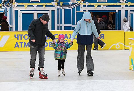 Каток вокруг главной ёлки Витебска 