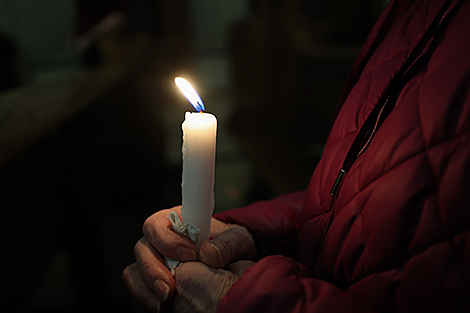 Вифлеемский огонь прибыл в столичный Архикафедральный костел имени Пресвятой Девы Марии