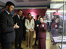 "Элегантность серебра": сокровища оманского двора представили на выставке в Национальном художественном музее Беларуси