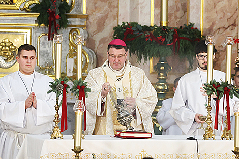 Праздничное богослужение в минском Кафедральном соборе Пресвятой Девы Марии