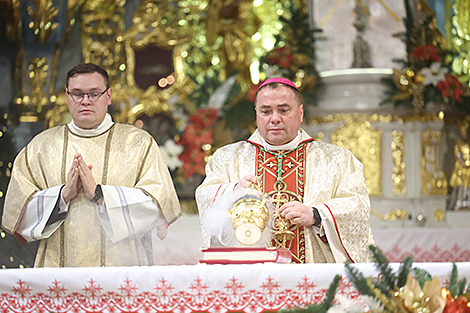 Калядная служба ў Фарным касцёле Гродна