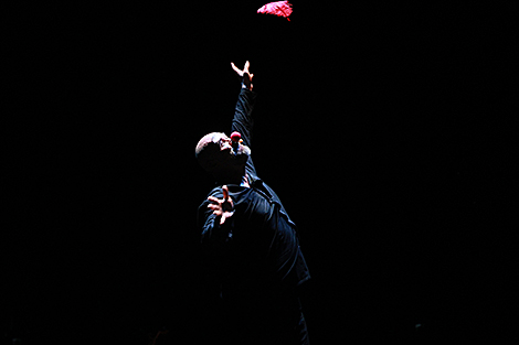 Известный актер Максим Аверин представил моноспектакль 