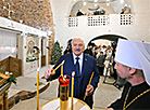 Александр Лукашенко зажег рождественскую свечу в храме в честь иконы Божией Матери "Млекопитательница"