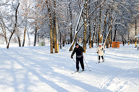 Любители зимних видов спорта на улицах Гомеля