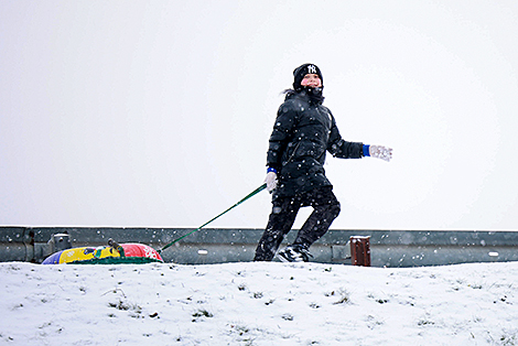 Зимние детские забавы