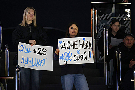 Сусветны жаночы хакейны матч у Мінску