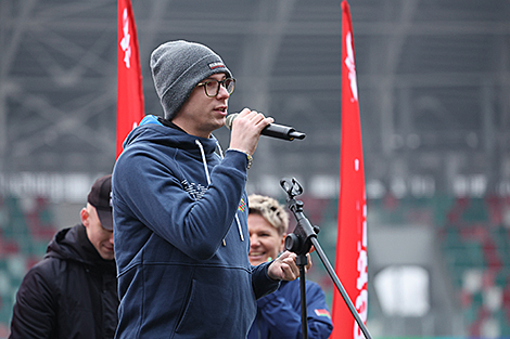 Алімпійскія чэмпіёны правялі зарадку для 3,5 тысячы студэнтаў на мінскім стадыёне 