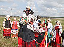 Вясенні абрад "Ваджэнне Сулы" ў Гомельскім раёне