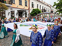 XV Республиканский фестиваль национальных культур в Гродно: уникальный, самобытный, не имеющий аналогов в мире "Праздник, 30 лет объединяющий национальности"