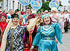 Шествие участников XV Республиканского фестиваля национальных культур в Гродно