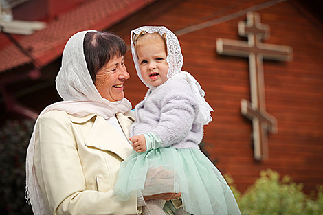 Orthodox Christians celebrate Savior of the Apple Feast Day