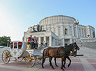 Classics at the Town Hall 2016: Baroque-style carriage in streets of Minsk