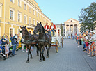 Classics at the Town Hall 2016: Baroque-style carriage in streets of Minsk