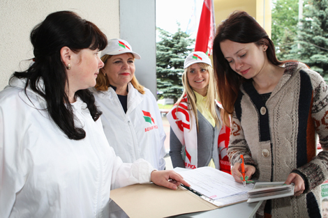 Collection of signatures in support of candidates to the House of Representatives in Belarus