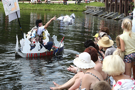 Augustow Canal hosts Anything That Floats parade