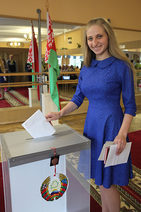 Участки для голосования на парламентских выборах открылись в Беларуси