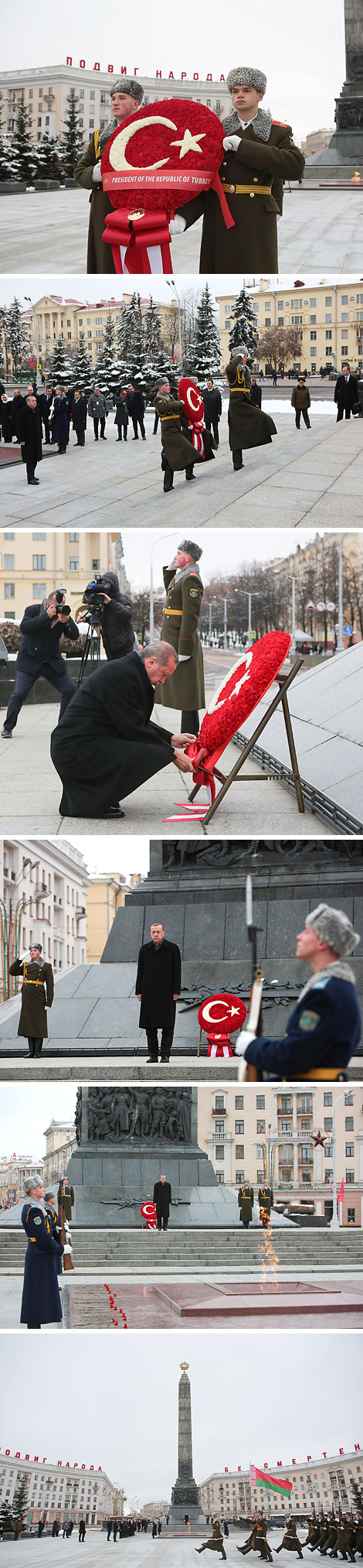 Президент Турции Реджеп Тайип Эрдоган возложил венок к Монументу Победы в Минске