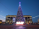 Новы год-2017: Беларусь заззяла святочнымі агнямі