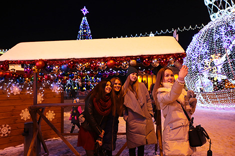 Christmas Fair in Oktyabrskaya Square