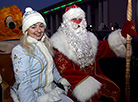 Около 600 Дедов Морозов и Снегурочек прошли шествием по центру Гродно
